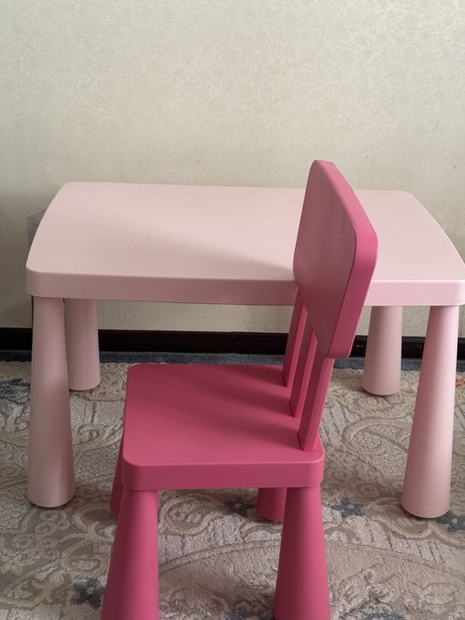 стол и стулчик детский