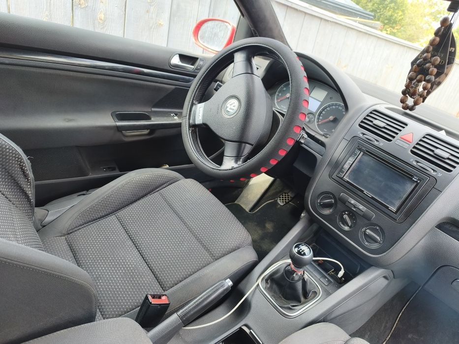 Vând Golf 5 2006
