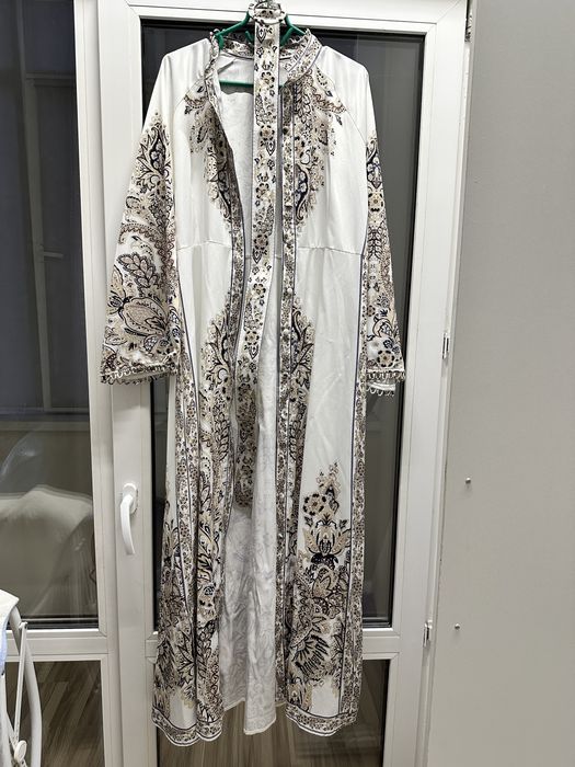 Платья с ремешками