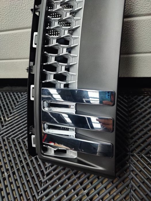 Set grila + grile aripi Range Rover Vogue L322 facelift (10-12)