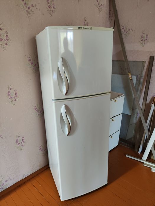 Продам холодильник LG