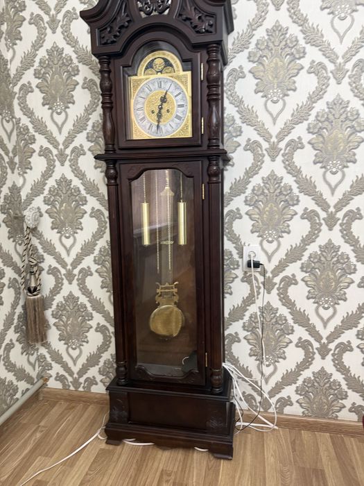 продам напольные часы