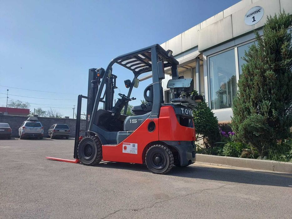 Toyota 8FG15 \ 3м, 1.5т, автомат, газ-бензин,2017 г.