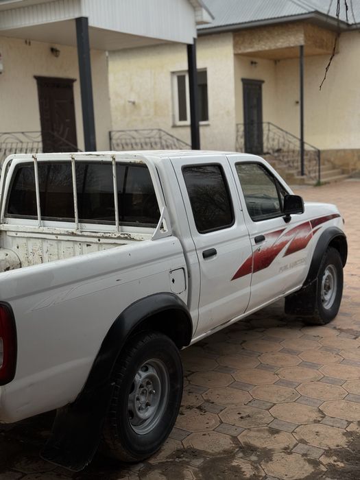 Nissan Navara 2005
