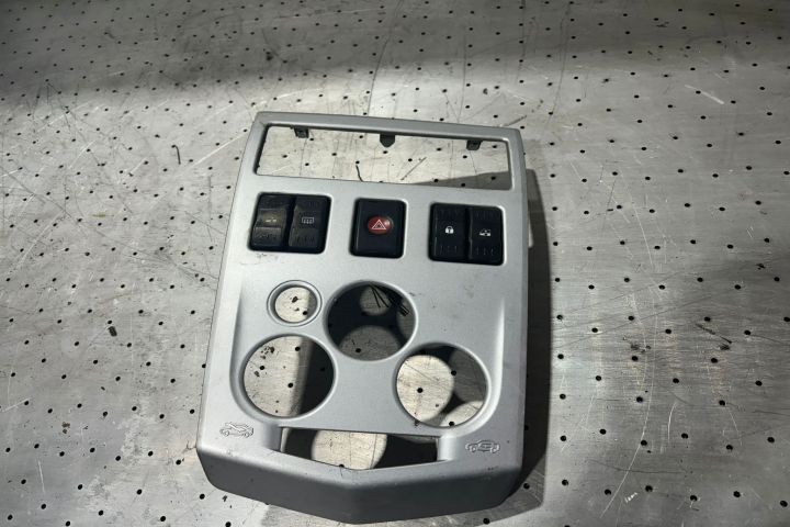 Butoane geam sofer Dacia Logan prima generatie