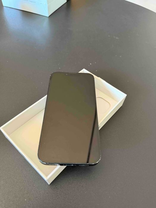 iPhone 13 черен в добро състояние
