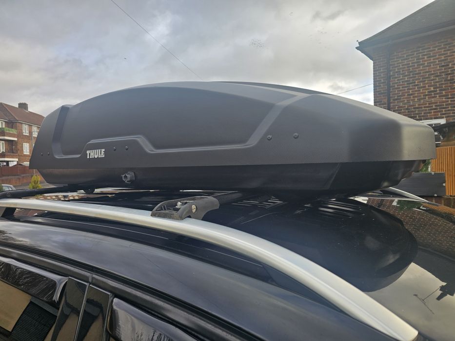 Thule roof box 480l  ( cutie de portbagaj )