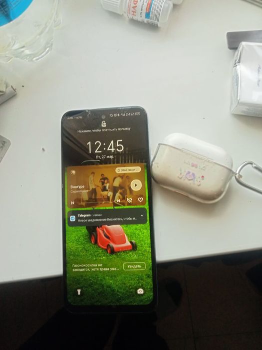 Продам срочно телефон все работает