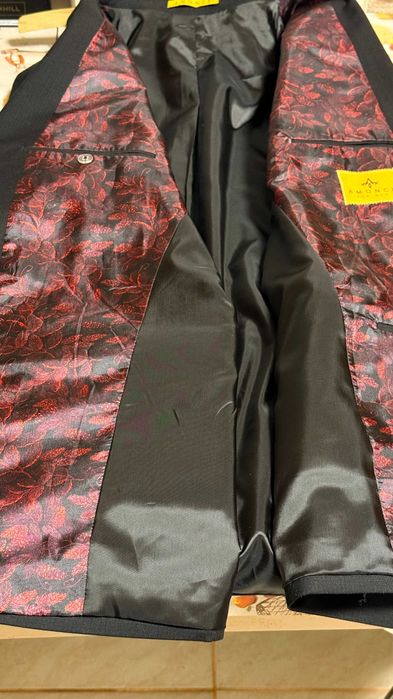 Sacou bărbătesc negru Amonce ca nou ,calitate premium/lux.