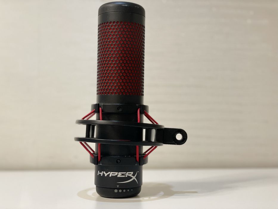 Микрофон HyperX QuadCast с пантографом