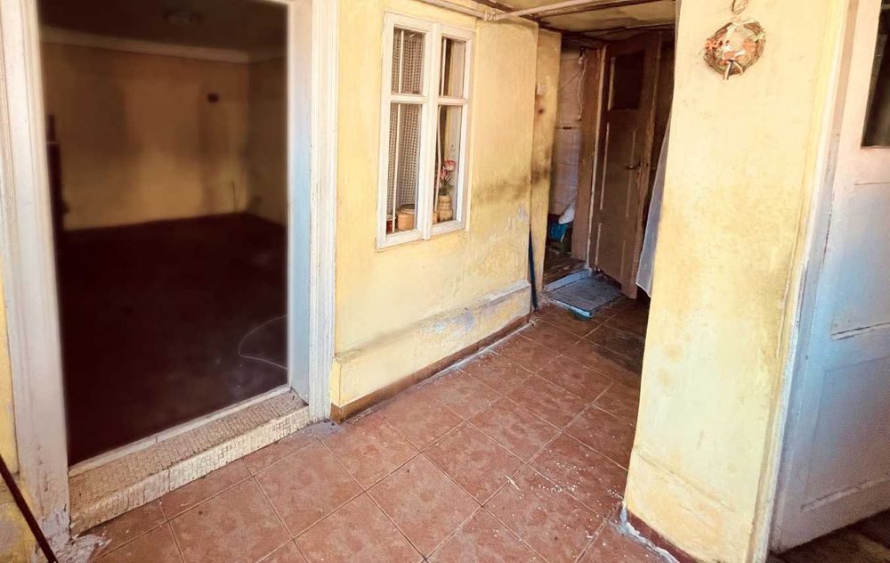 Vand casa 2 camere 60 m2 + teren 47 m2 Ploiesti str Armasi