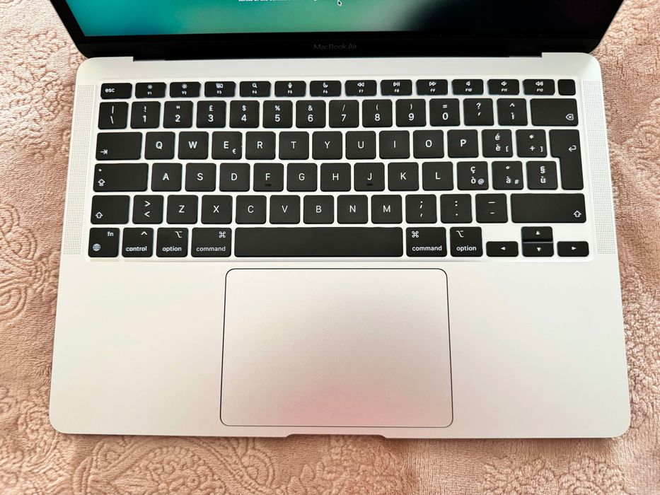 Apple MacBook Air 13" M1 | 98% Батерия | 8GB RAM | 256GB SSD | КАТО НОВ