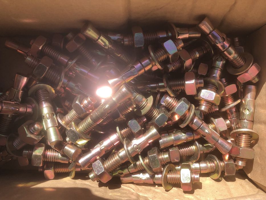 Продам анкерные болты.