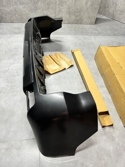 Тойота сиенна задний бампер