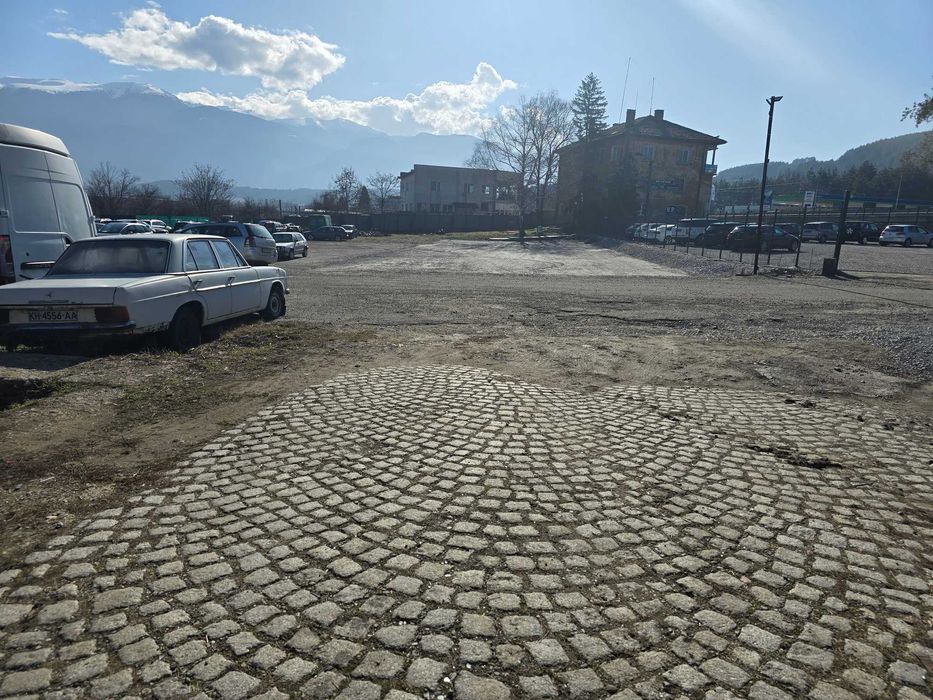 Дава се под наем Гараж / Паркомясто в Дупница - 1250 кв.м за 765 € - Снимка #2