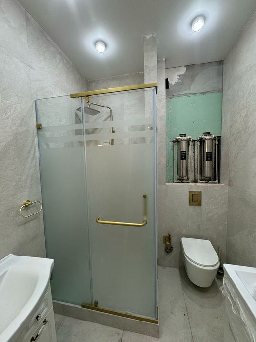 Душевые кабины стеклянные перегородки