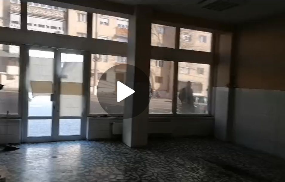 Spațiu Comercial 108 mp | Vad Excepțional | Fațadă 13m – Roman, zonă intens tranzitată