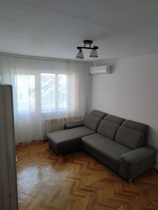 Închiriez apartament 2 camere semidecomandat