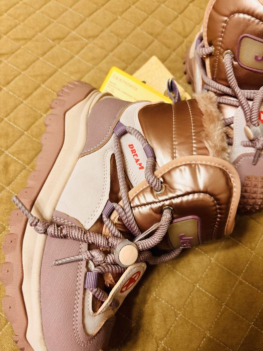 Продам детские ботинки зима