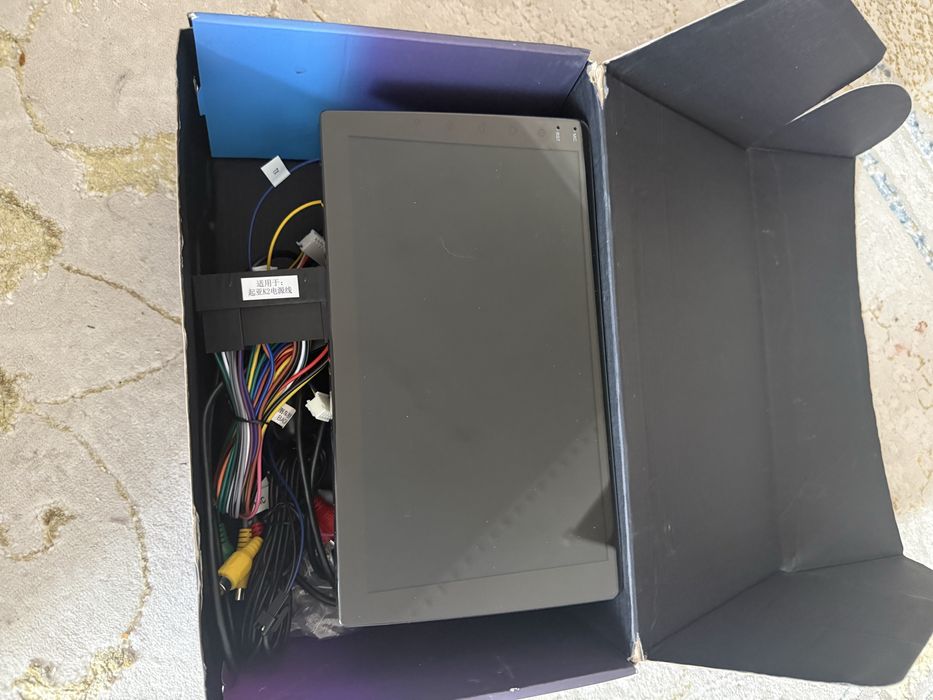 планшет в машину