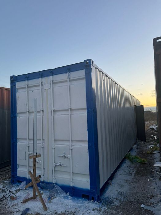 Утепленные пустые контейнера