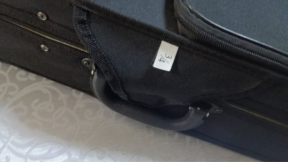 Скрипка с чехлом