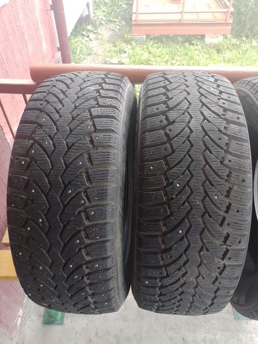 Продам б/у зимнию резину R16