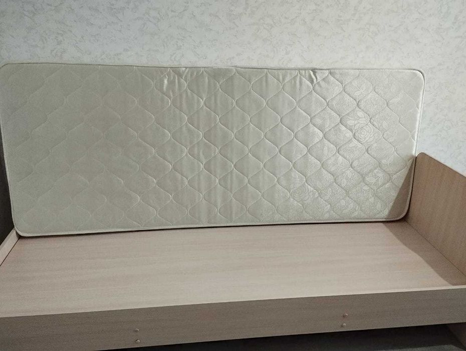 Кровать односпальная