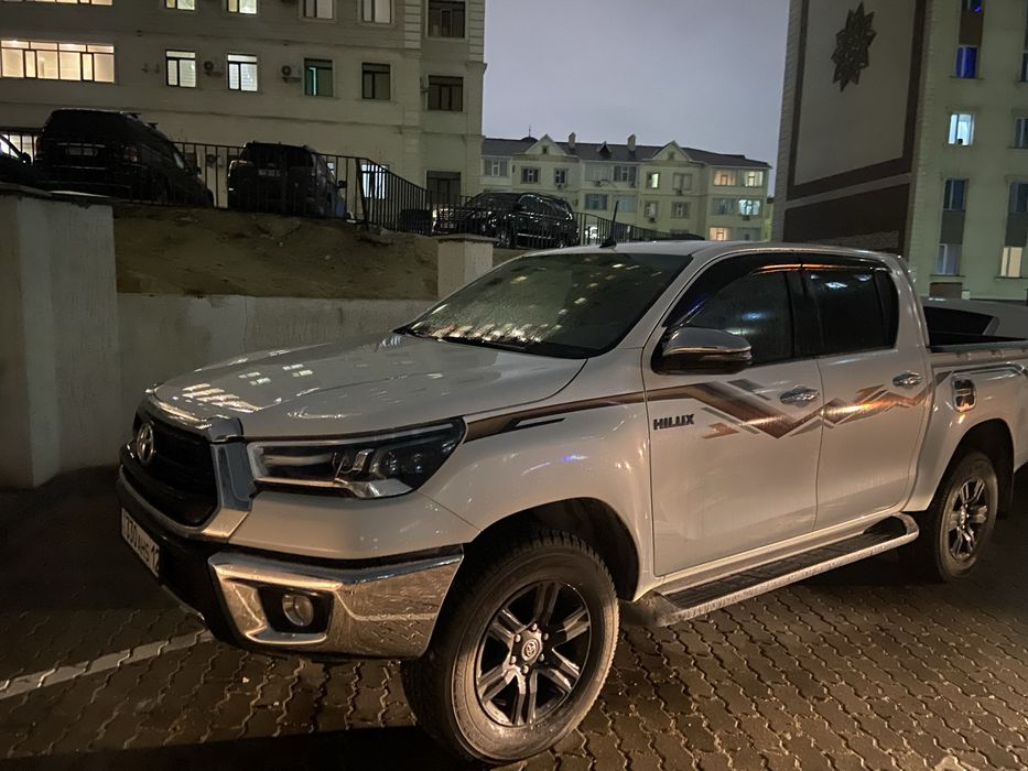 Сдается в аренду Тайота Хайлюкс 2024г. механика, есть газ и GPS