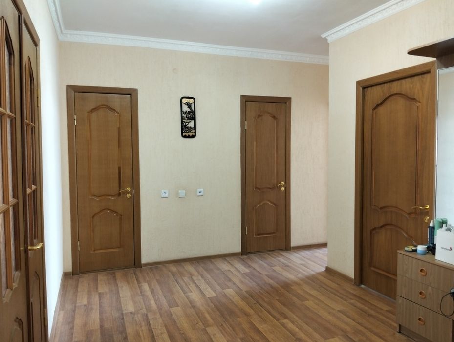 Мкр. Сырдарья, 3-бөлмелі пәтер сатылады