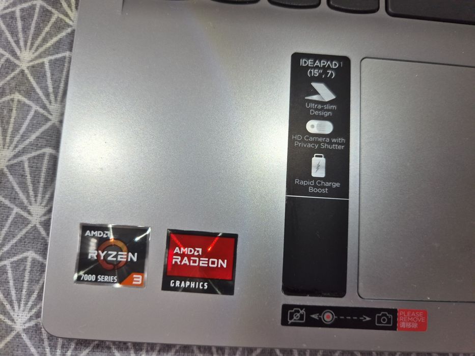 Laptop Ideal Pad 1 stocare 238GB placa grafica 2GB ram instalat 8 GB (viteza 5500MT/s) procesor AMD RYZEN 3 7320U with RADEON GRAPHICS 2,40 GHz