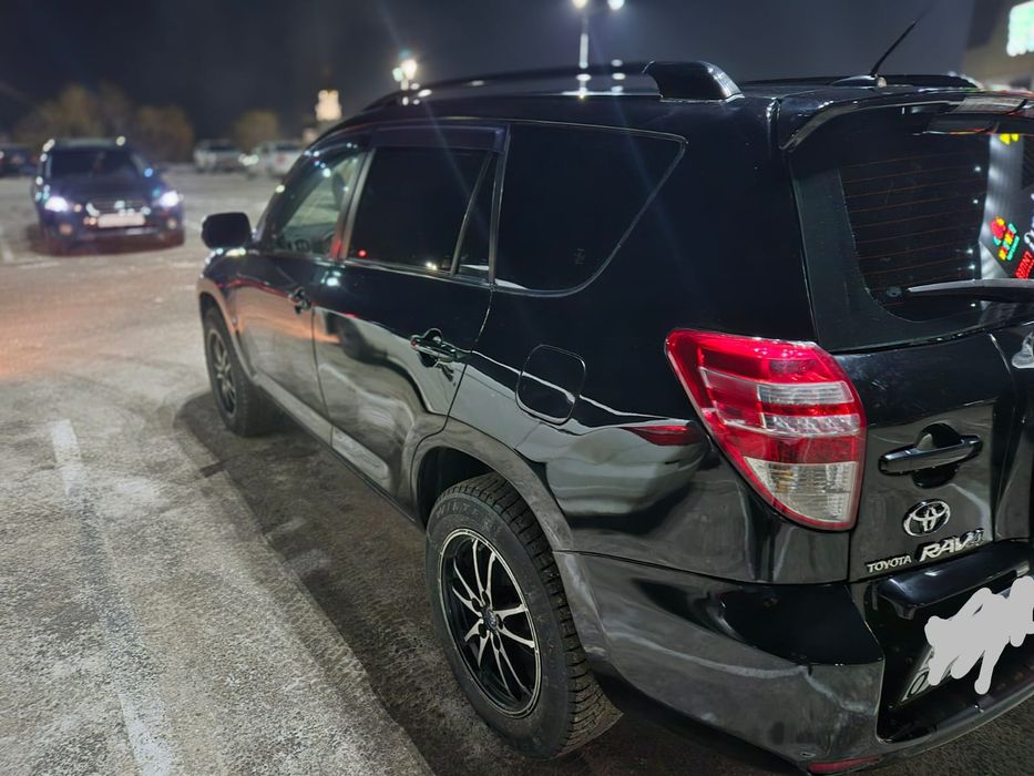 Продаю Тойота Rav 4