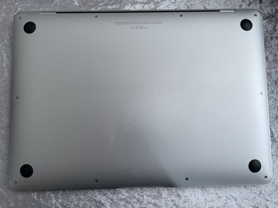 Macbook air M1 sotiladi