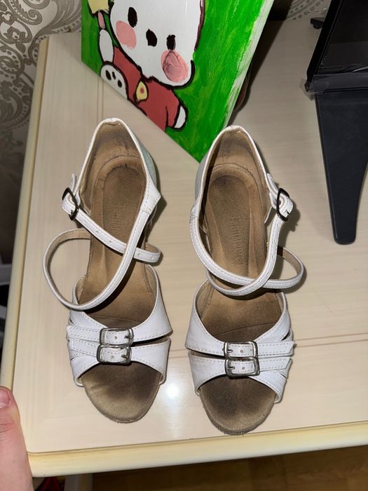 Туфли бальные белые