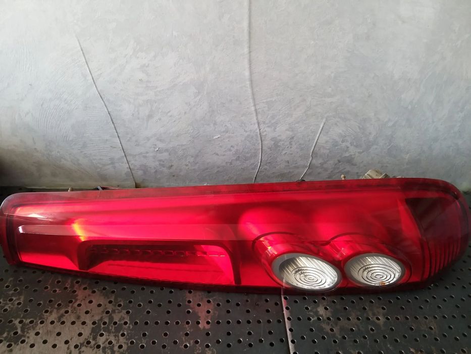 Stop tripla lampa dreapta ford fiesta 5 jh jd facelift 6s6113404b