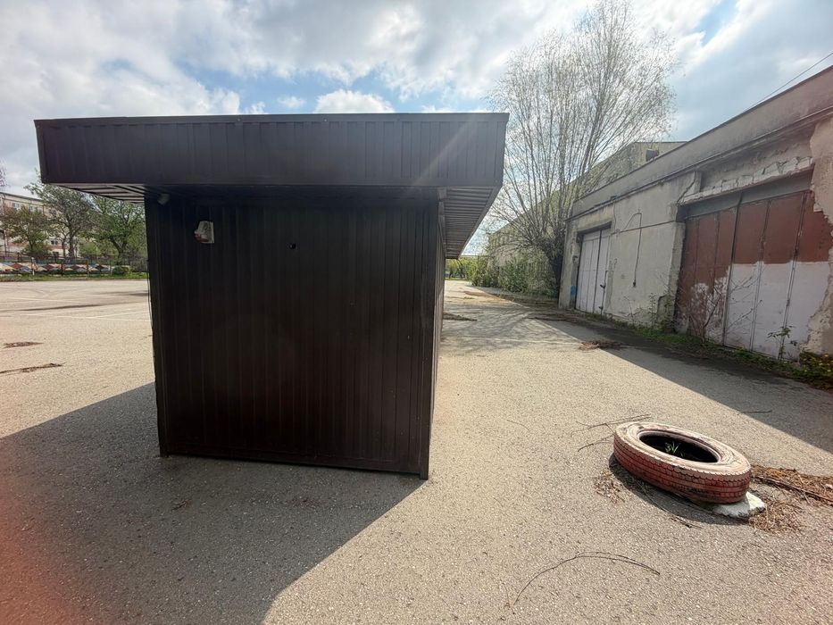 Vand sau schimb Container  metalic