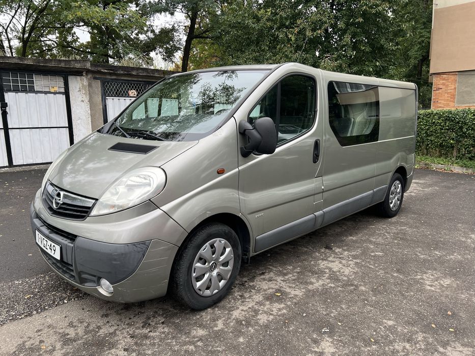 Vand OPEL VIVARO AN fabricatie 2010  Model Lung  Cabina Dubla