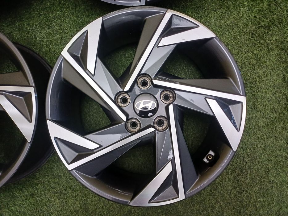 Диски R17 5x114.3 на Hyundai и другие.