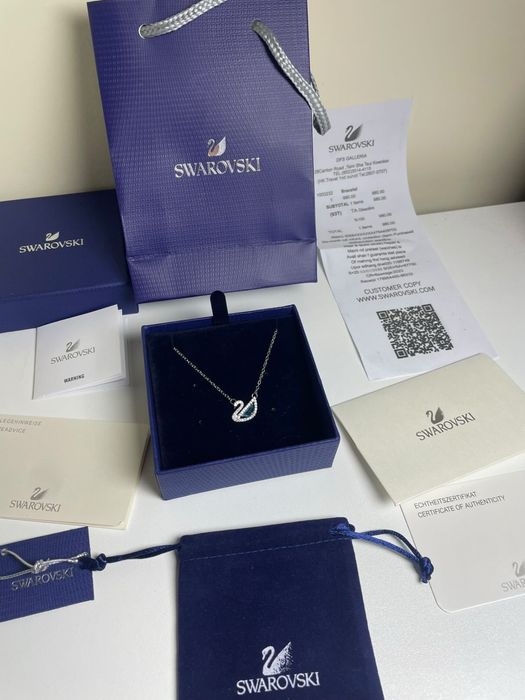 Swarovski колие – елегантен подарък