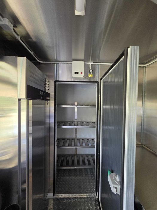 FOODTRUCK GRILL AFACERE LA CHEIE / Echipamente noi si profesionale