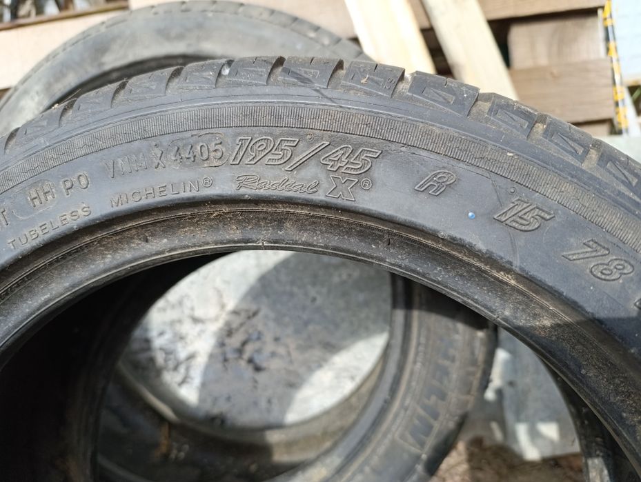 195 45 15 Michelin 2 бр. с забележки по вътрешния борд.