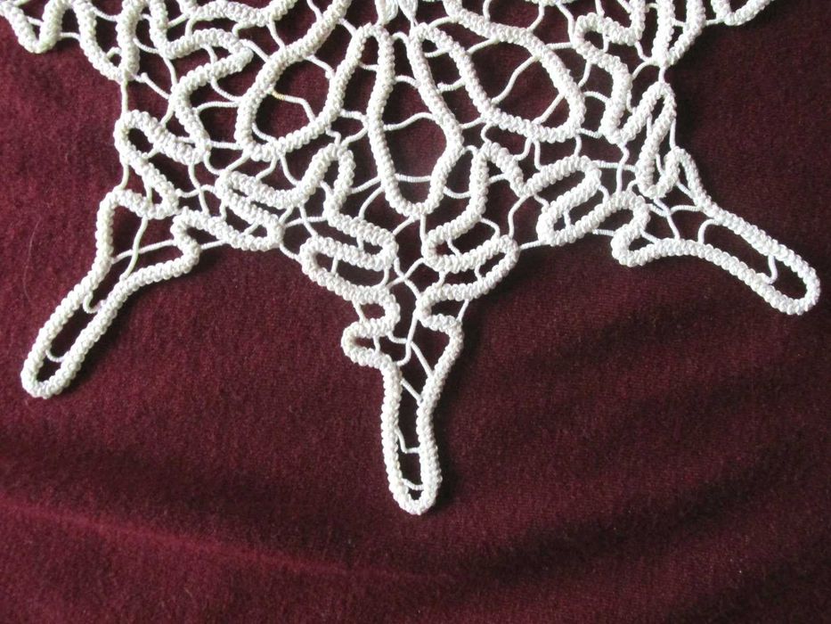 Doua mileuri MACRAME / LASETA / POANLAS, lucrate manual, Diam. 25 cm