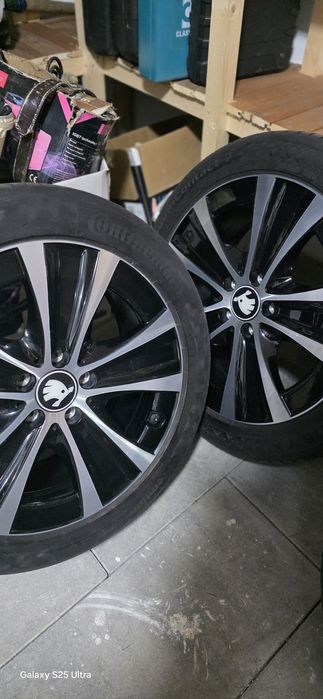 Vând jante 18 cu anvelope vara