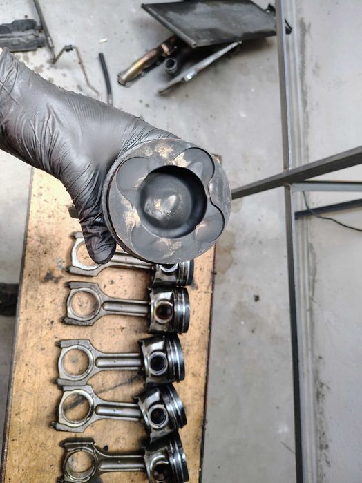 Комплект Бутала с биели BMW 3.5D 286кс M57D30T2