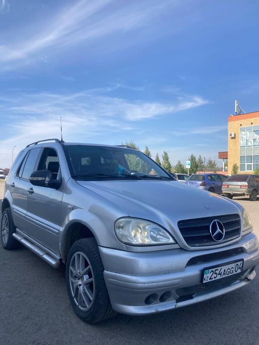Авто машина Mercedes