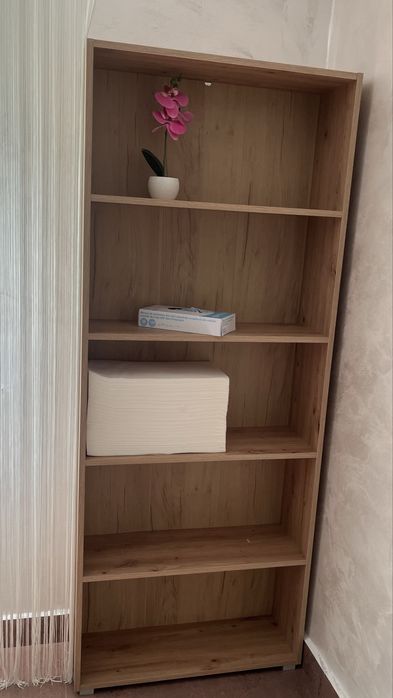 Se vinde etajera