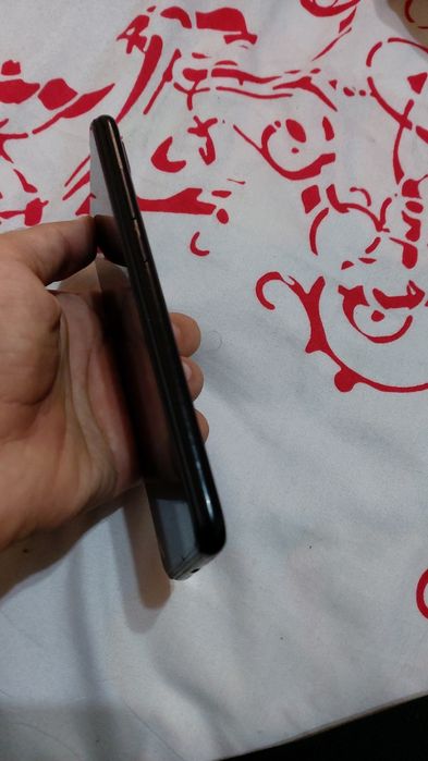 Redmi note 7 telefoni sotiladi