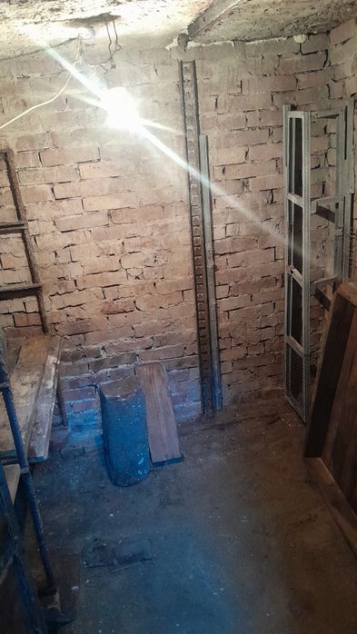 Продам гараж район кривого магазина