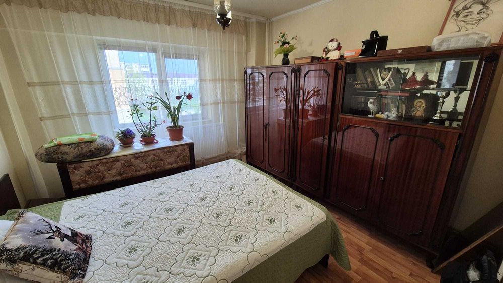 Vand apartament 4 camere zona 1 Mai, Alexandria