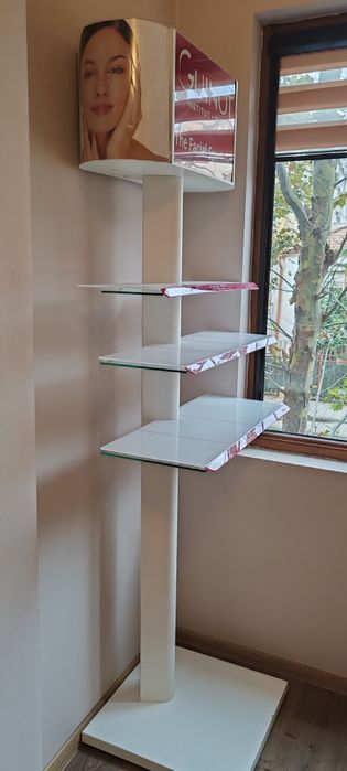 Стелаж / полица / рекламна стойка